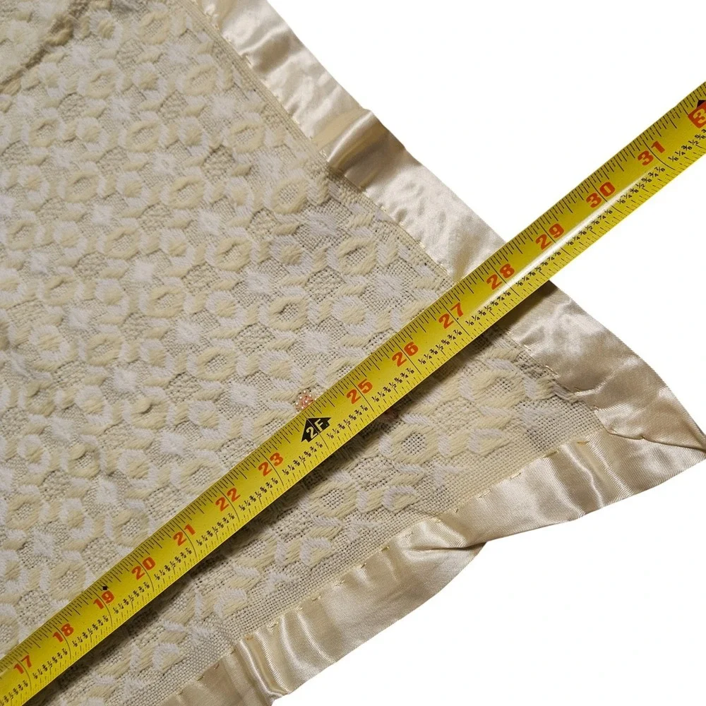 Vintage Julius‎ Berger Co. Beaded Nylon Satin Trim Baby Blanket 27x28 Heirloom
